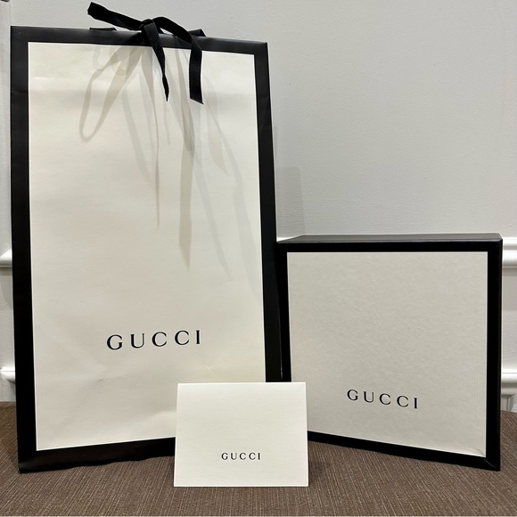 Authentic GUCCI gift box with gift bag and small Gucci envelope - Picture 1 of 13